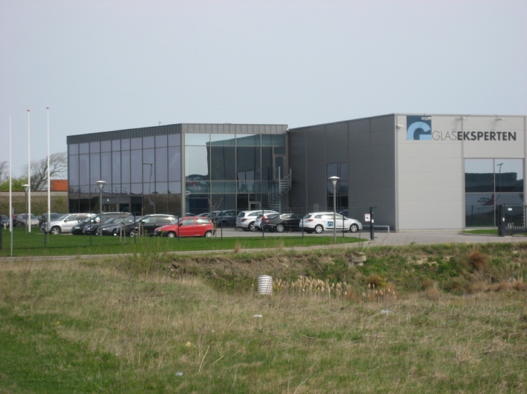 Glaseksperten, Sprogøvej, Hjørring Opført i 2006, produktion udvidet i 2008 og kontor udvidet 2012